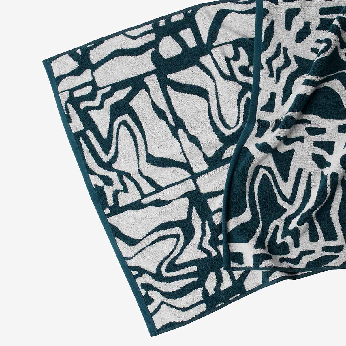 By Parra Broken FTP Bath Towel Set