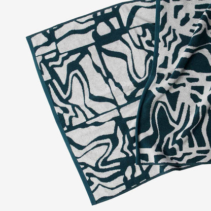 By Parra Broken FTP Bath Towel Set