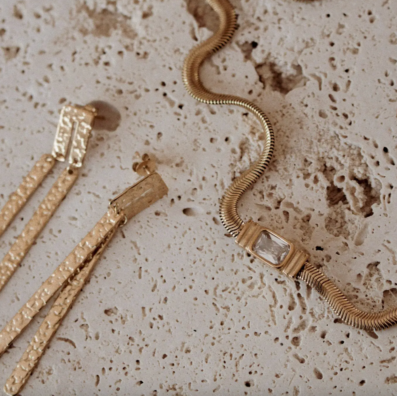 delilah necklace