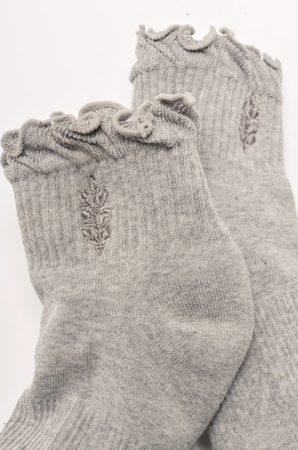movement classic ruffle sock